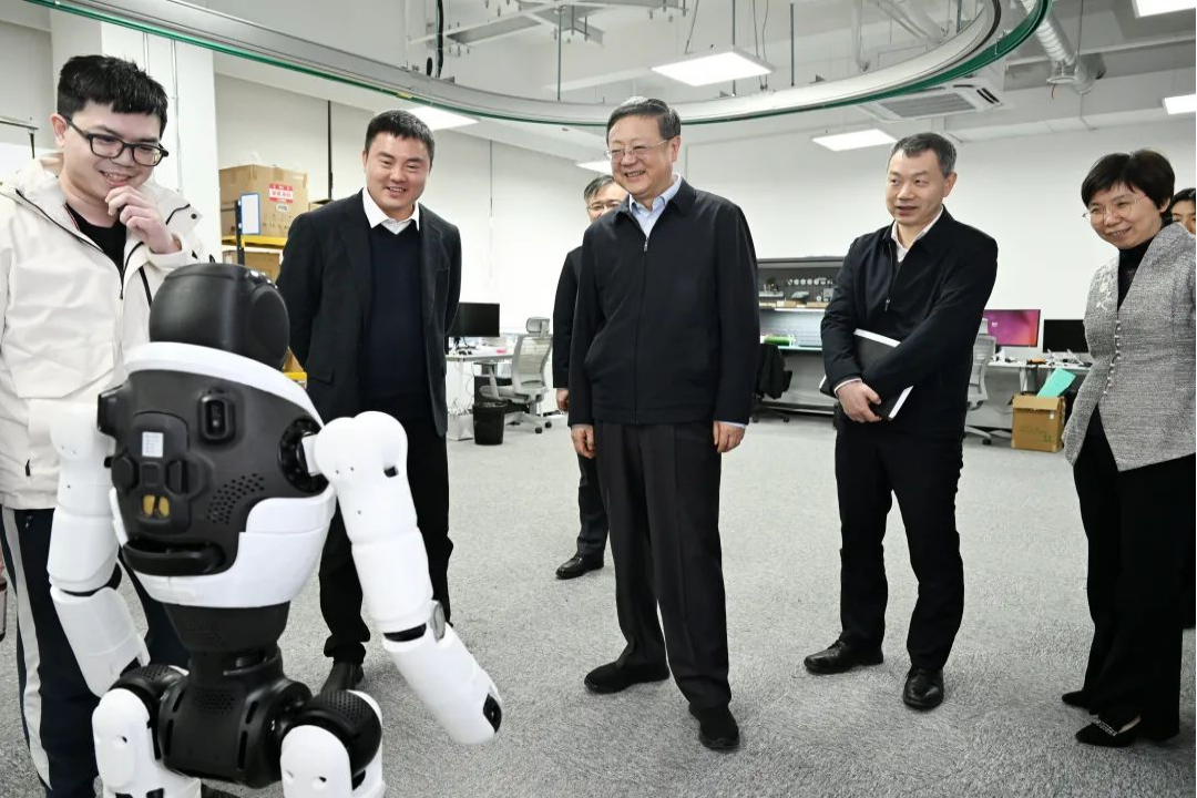 上海市委书记陈吉宁专题调研G22恒峰机器人